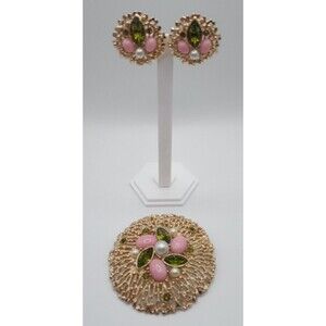 Sarah Coventry "Fashion Splendor" Gold Tone Brooch and Clip-On Earring Set